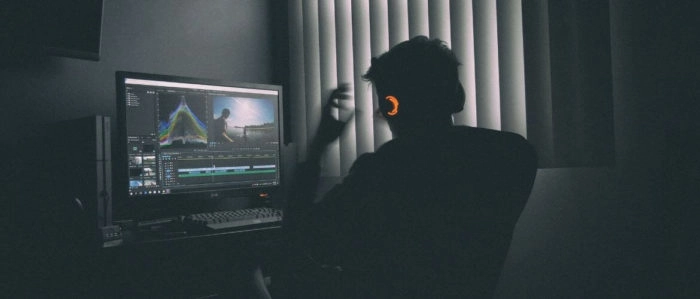 «Видеомонтажер»: кто это и сколько зарабатывает в месяц